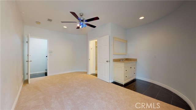 22500 N Summit Ridge Circle, Chatsworth CA: https://media.crmls.org/medias/10d8e0fc-f74d-4ae9-b2d0-b28f650e1483.jpg