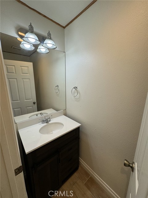 Detail Gallery Image 12 of 34 For 935 Mesa Alta Cir, Corona,  CA 92879 - 3 Beds | 2/1 Baths