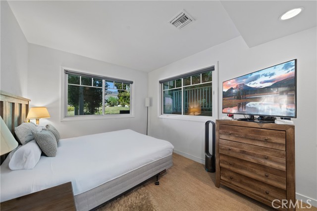 Detail Gallery Image 16 of 70 For 1044 Noria St, Laguna Beach,  CA 92651 - 4 Beds | 3/1 Baths