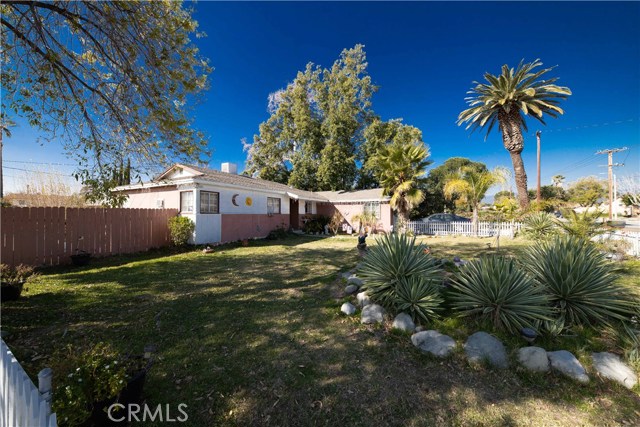 9072 Locust Ave, Fontana, CA 92335