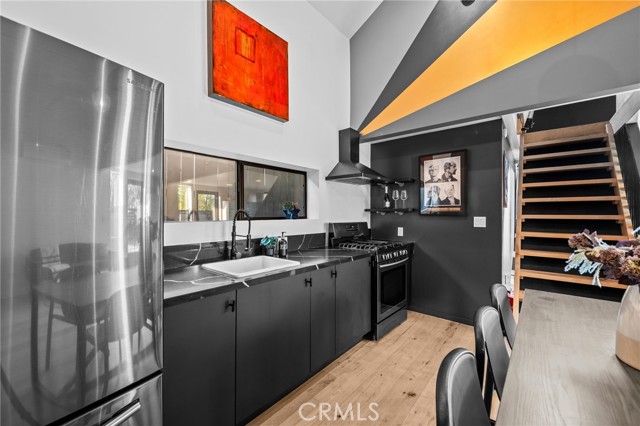 Detail Gallery Image 51 of 65 For 1079 San Jose Ave, Burbank,  CA 91501 - 4 Beds | 3/1 Baths