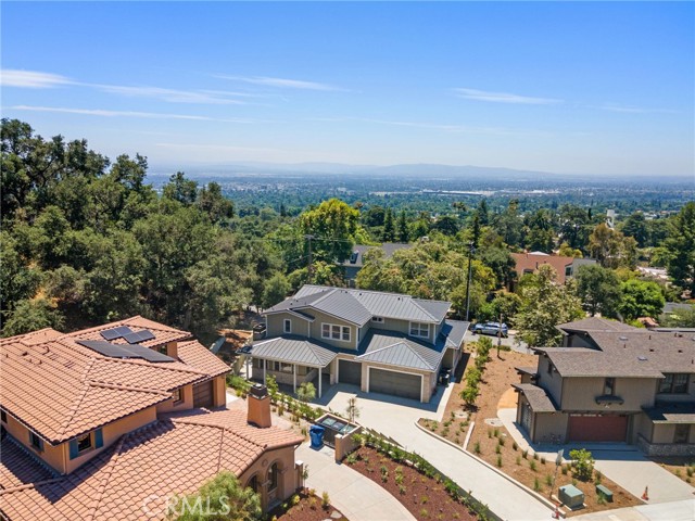 608 Baldwin Court, Sierra Madre CA: https://media.crmls.org/medias/10dbdece-d72a-4c8e-b2ee-285d7f868404.jpg