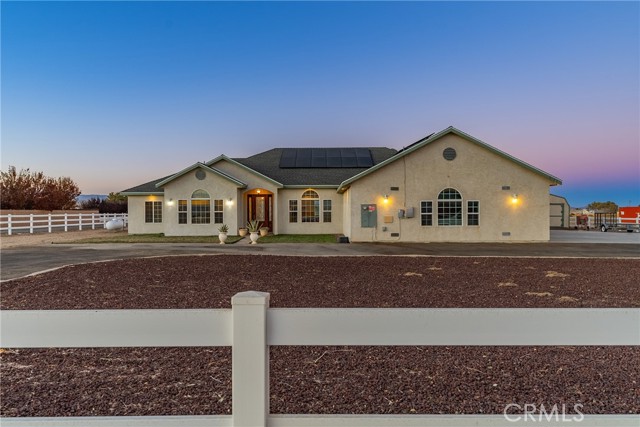 Detail Gallery Image 6 of 56 For 8127 W Avenue E12, Lancaster,  CA 93536 - 3 Beds | 2/1 Baths