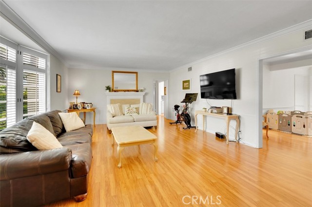 Detail Gallery Image 7 of 44 For 4415 Morella Ave, Studio City,  CA 91607 - 4 Beds | 4 Baths