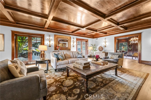 1215 Wentworth, Pasadena CA: https://media.crmls.org/medias/10dcd489-ba30-4c3f-bf16-7992f6206c55.jpg