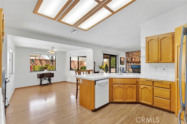 Detail Gallery Image 11 of 44 For 12574 Sarsi Ct, Apple Valley,  CA 92308 - 4 Beds | 2 Baths