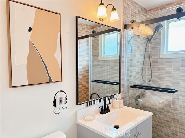 Detail Gallery Image 9 of 23 For 1915 W Palm Dr Dr, West Covina,  CA 91790 - 5 Beds | 2 Baths