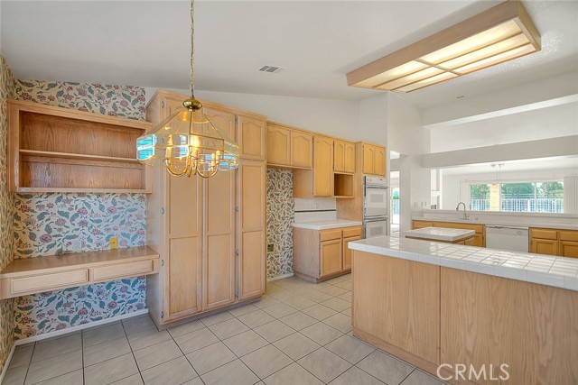 Detail Gallery Image 18 of 60 For 19149 Catalina, Apple Valley,  CA 92308 - 4 Beds | 3/1 Baths