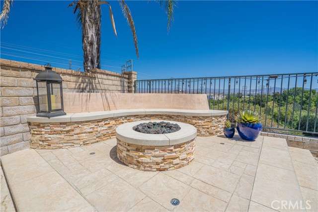 25351 Playa Serena Drive, Valencia CA: https://media.crmls.org/medias/10de2b2e-d4d6-4b02-82de-811bdbd4ac6e.jpg