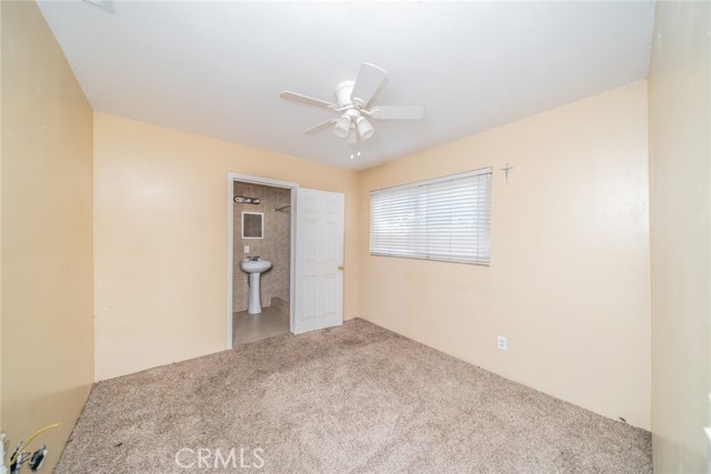 Detail Gallery Image 6 of 28 For 11220 Puente Way, Jurupa Valley,  CA 91752 - 4 Beds | 3 Baths