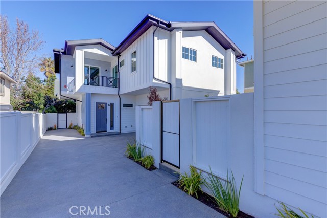 2405 Pullman Lane, Redondo Beach, California 90278, 4 Bedrooms Bedrooms, ,3 BathroomsBathrooms,Residential,Sold,Pullman,PV23012891