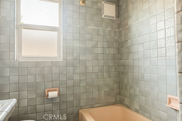 3061 W Oregon Street, Rialto CA: https://media.crmls.org/medias/10e01792-d304-4865-b9eb-534a2b757a46.jpg