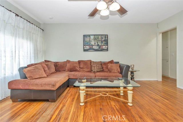 1371 S Bender Avenue, Glendora CA: https://media.crmls.org/medias/10e0e07b-91d5-45cb-af72-315fc3a1ae72.jpg