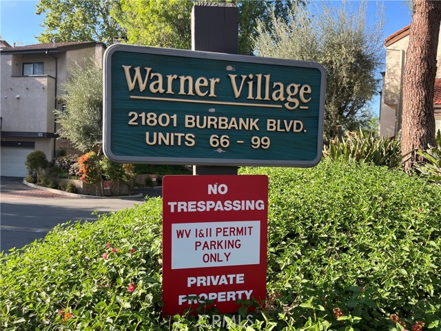 Detail Gallery Image 10 of 27 For 21801 Burbank #83,  Woodland Hills,  CA 91367 - 4 Beds | 3 Baths