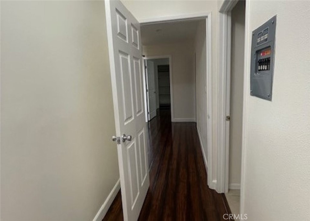 https://media.crmls.org/medias/10e17544-c46b-4055-8ab0-e80e37663218.jpg?preset=X-Large