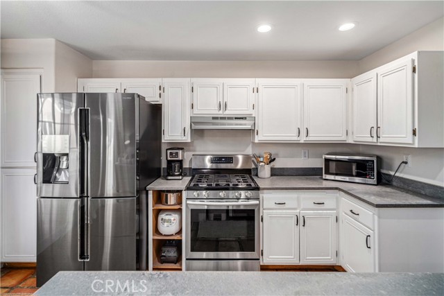 Detail Gallery Image 11 of 45 For 3340 Brabham Ave, Rosamond,  CA 93560 - 4 Beds | 3 Baths