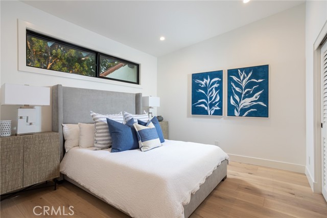 10e30841 1319 43c4 Bf5f 674d74eb6a61