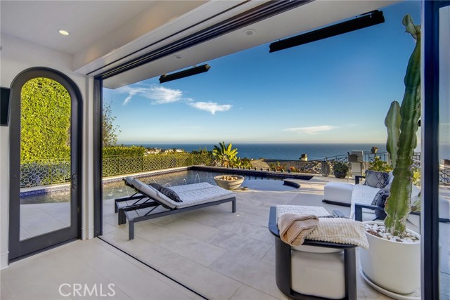922 EMERALD BAY, Laguna Beach CA: https://media.crmls.org/medias/10e32738-152b-4a24-9620-5ccc15d9c210.jpg