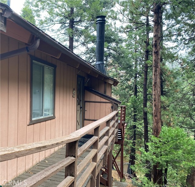 Detail Gallery Image 1 of 27 For 558 Rose Ln, Twin Peaks,  CA 92391 - 3 Beds | 2/1 Baths