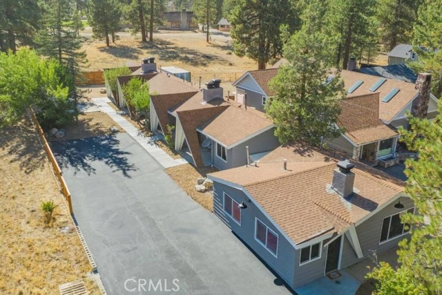 560 Edgemoor, Big Bear Lake CA: https://media.crmls.org/medias/10e43d44-cfd5-4794-9b11-59d2b0d43039.jpg