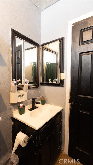 Detail Gallery Image 11 of 23 For 1023 Sentinel Ave, Los Angeles,  CA 90063 - 2 Beds | 1 Baths