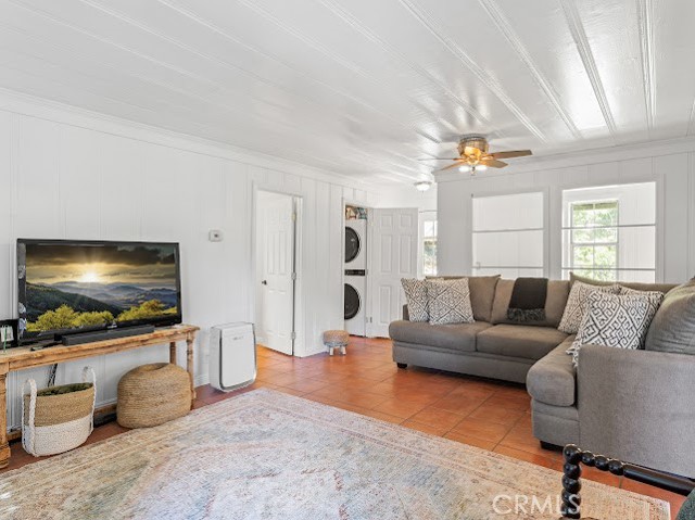 24834 Edelweiss Drive, Crestline, CA 92325