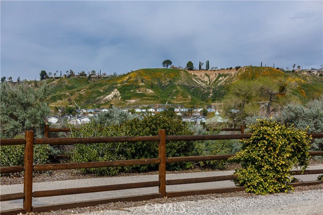 Detail Gallery Image 39 of 39 For 20134 Canyon View Dr., Canyon Country,  CA 91351 - 2 Beds | 2 Baths