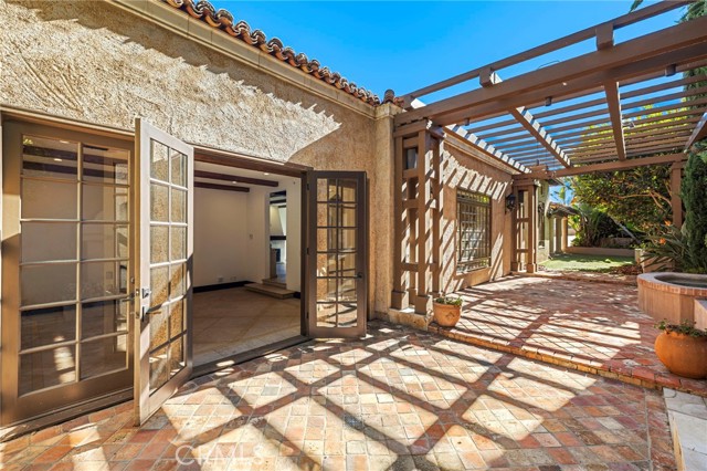 Detail Gallery Image 72 of 74 For 1316 Beverly Grove Pl, Beverly Hills,  CA 90210 - 5 Beds | 7/2 Baths