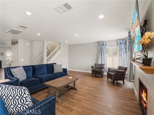 Detail Gallery Image 8 of 30 For 30623 Beryl, Castaic,  CA 91384 - 4 Beds | 3 Baths