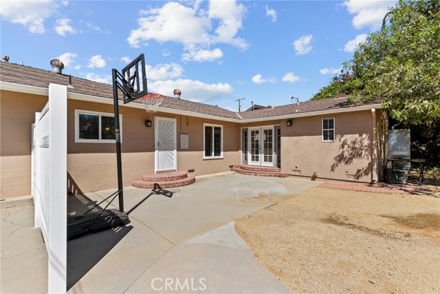 1870 N Arroyo Boulevard, Pasadena CA: https://media.crmls.org/medias/10e599c8-c213-484f-9901-e1e62d60c978.jpg