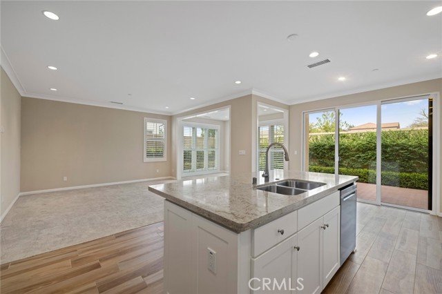 Detail Gallery Image 2 of 22 For 133 Waterleaf, Irvine,  CA 92618 - 3 Beds | 2/1 Baths