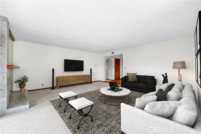 Detail Gallery Image 1 of 39 For 6222 Riviera Cir, Long Beach,  CA 90815 - 2 Beds | 2 Baths