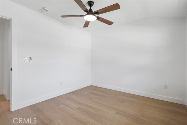 270 Fairfax Avenue, Ventura CA: https://media.crmls.org/medias/10e888ec-a78e-42ba-8aaf-38be39f19dbb.jpg