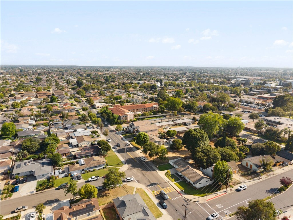 https://media.crmls.org/medias/10e93dc5-dcfd-4416-b8d8-71db17f2d904.jpg?preset=X-Large