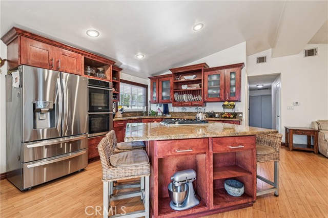 Image 4 of 34 For 2148 Houston Avenue