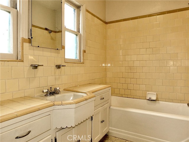10505 Artesia Blvd., Bellflower CA: https://media.crmls.org/medias/10e9ac2d-fbd2-476b-a92c-1549c4dbacdf.jpg