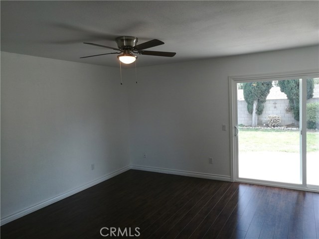 2762 E Saint Andrews Street, Ontario CA: https://media.crmls.org/medias/10ea3a8e-d84b-4170-baf3-358e5f9a3310.jpg