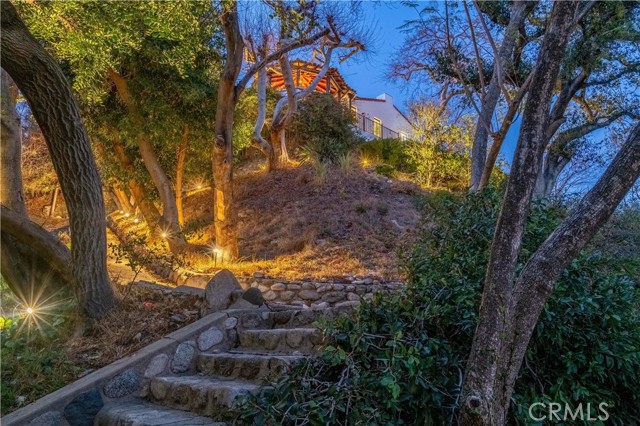 1812 Linda Vista Avenue, Pasadena CA: https://media.crmls.org/medias/10ea6847-404e-4911-943e-5f61647ff3c8.jpg