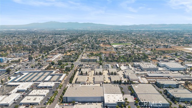 620 S Magnolia Avenue, Ontario CA: https://media.crmls.org/medias/10ea832c-ed6d-47c6-9991-34ad5ef2c84a.jpg