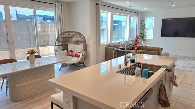 1612 Whitmore Loop, Chula Vista CA: https://media.crmls.org/medias/10ea9db1-1aab-430b-9722-e3046288f551.jpg