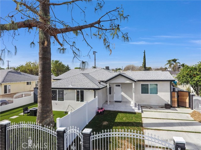 7443 Oakdale Avenue, Winnetka CA: https://media.crmls.org/medias/10eacbec-8178-4167-a3be-407e3dafb949.jpg