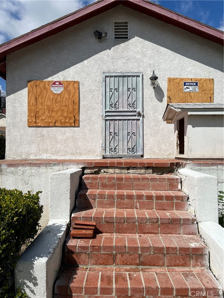 5301 Huntington Drive N, Los Angeles, CA 90032