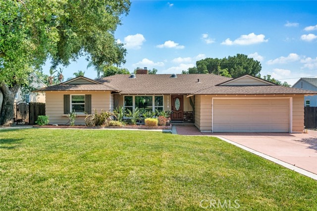 552 E Mountain View Avenue, Glendora CA: https://media.crmls.org/medias/10ebb893-997e-4ee2-b15a-6136a7bc5e5d.jpg