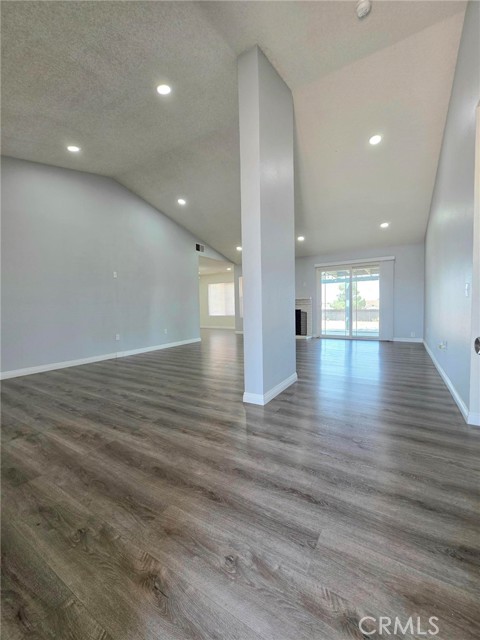 Detail Gallery Image 2 of 24 For 13568 Live Oak St, Hesperia,  CA 92345 - 3 Beds | 2 Baths