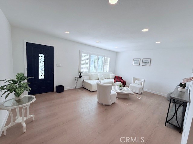 2690 Senasac Avenue, Long Beach CA: https://media.crmls.org/medias/10ebe89e-f78a-40ff-ae5b-c2fccdd72bb7.jpg