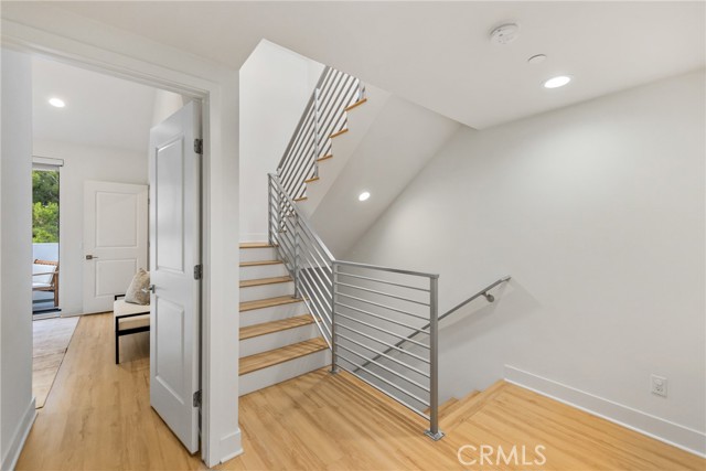 Detail Gallery Image 15 of 34 For 3306 Aria Ln, Los Angeles,  CA 90034 - 3 Beds | 3/1 Baths