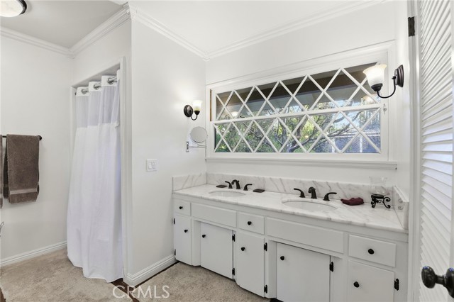 15936 Valley Wood Road, Sherman Oaks CA: https://media.crmls.org/medias/10ed05f8-17ef-4c8e-acf7-d0d263df6258.jpg