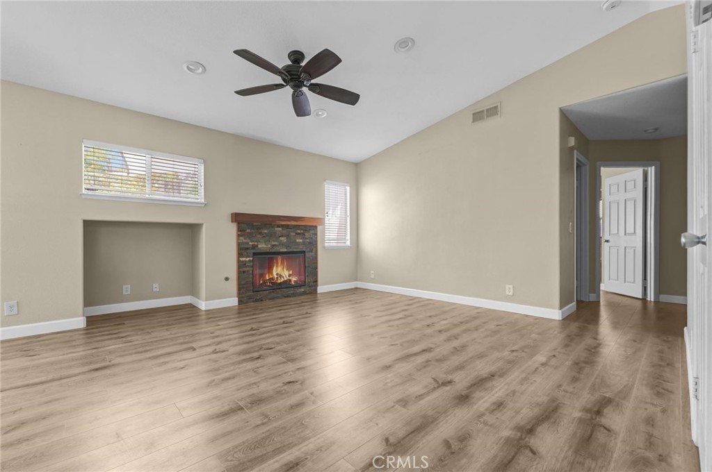 589 Iona Court - photo 6