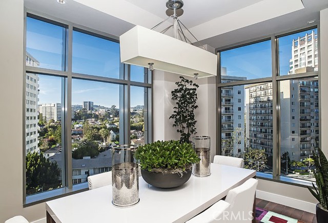 Detail Gallery Image 4 of 18 For 10776 Wilshire Bld #801,  –,  CA 90024 - 2 Beds | 2/1 Baths