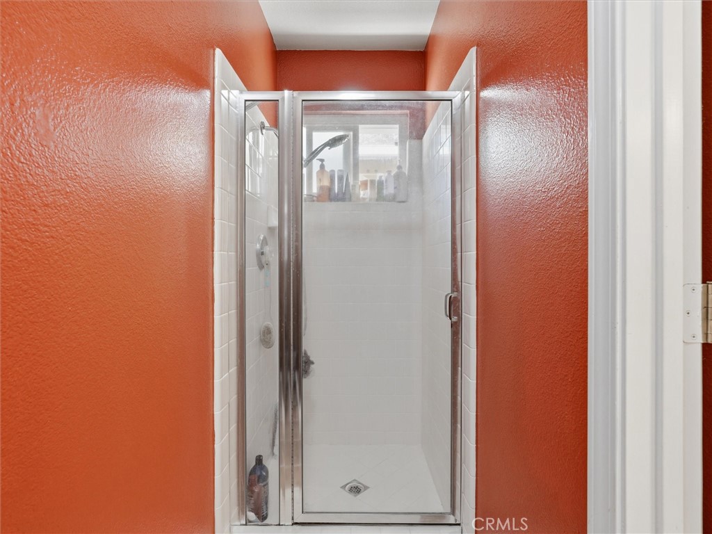 https://media.crmls.org/medias/10eeb962-fd96-468f-a393-dbce3010038d.jpg?preset=X-Large